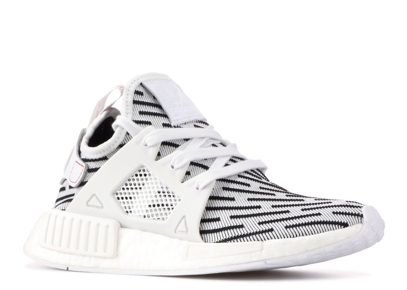 Nmd xr1 hotsell zebra black