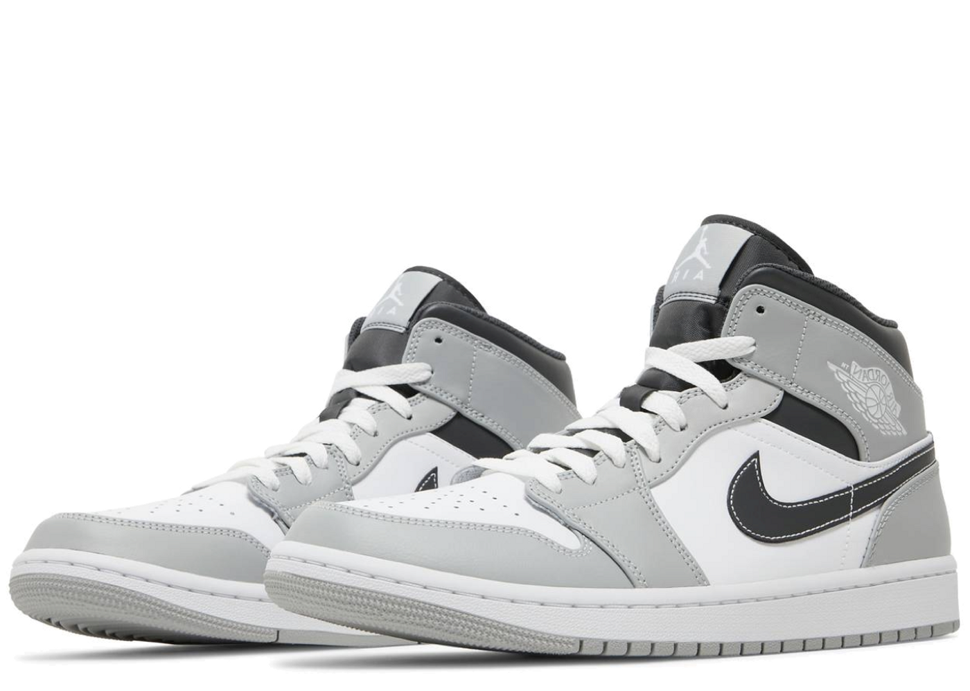 Jordan 1 smoke Gray . . . Seller @kickwho.plug . . Rating 9.5