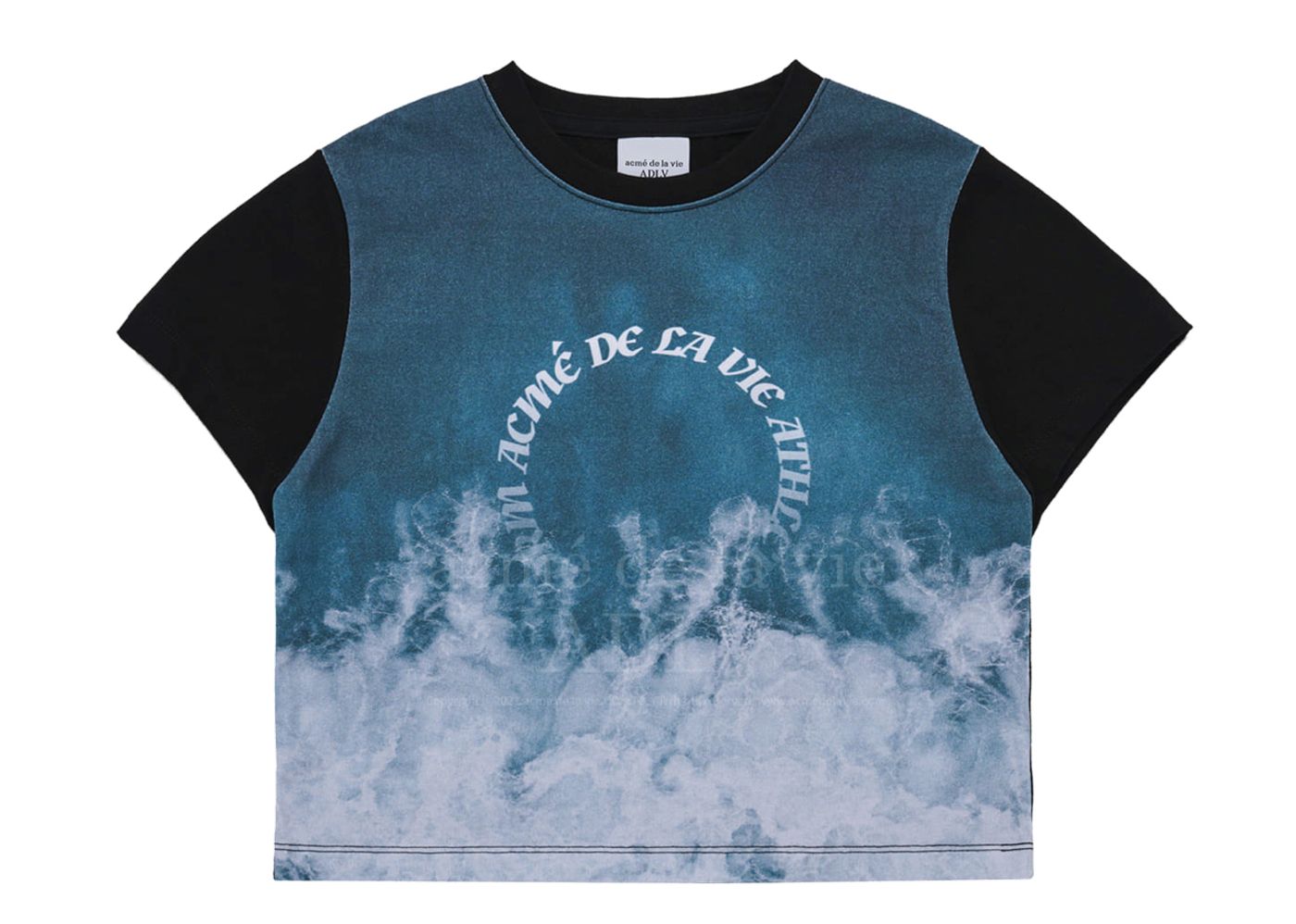 Beli ADLV X LISA Ocean Artwork Crop T-shirt Black | Kick Avenue