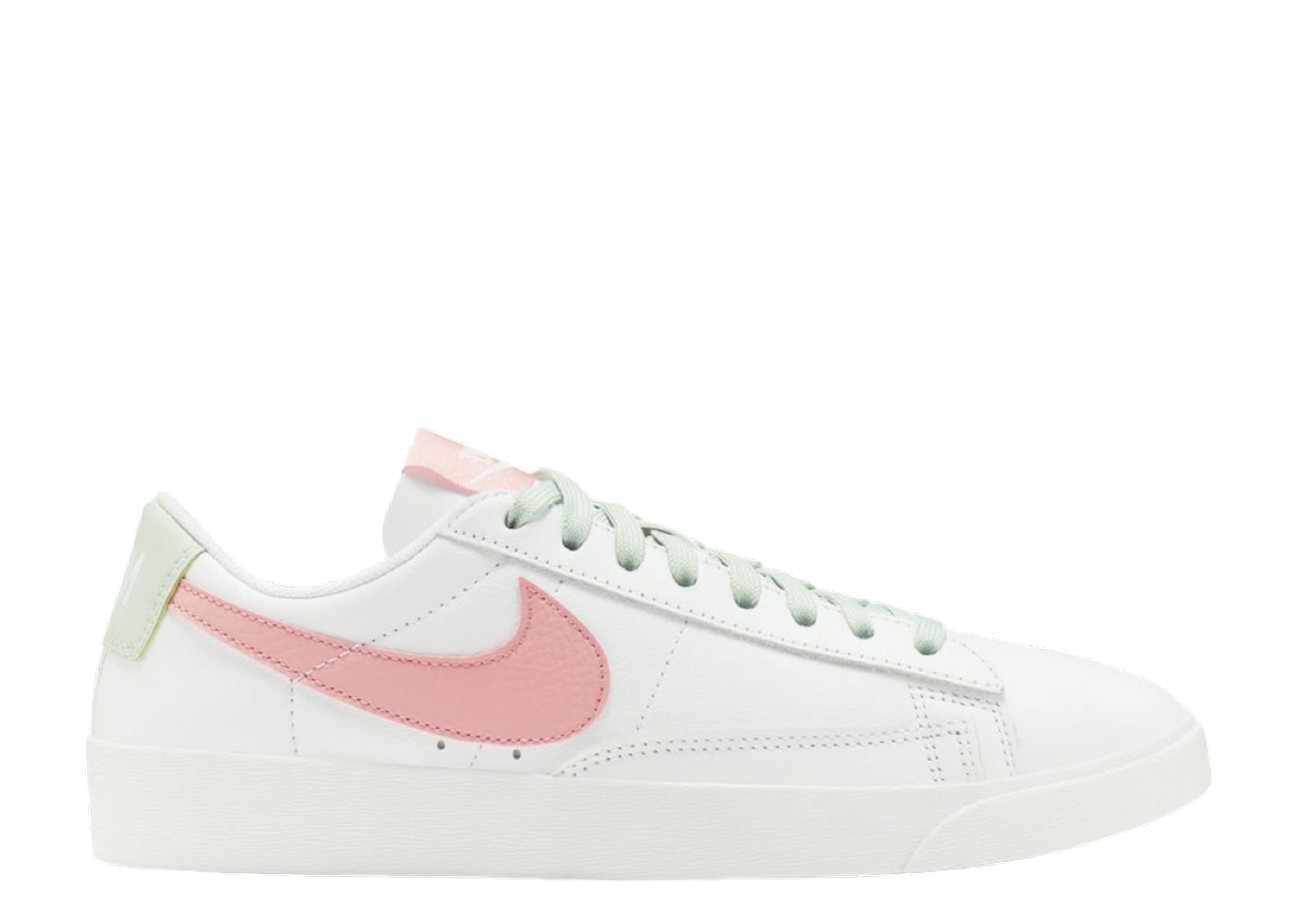 Nike w blazer low cheap le white